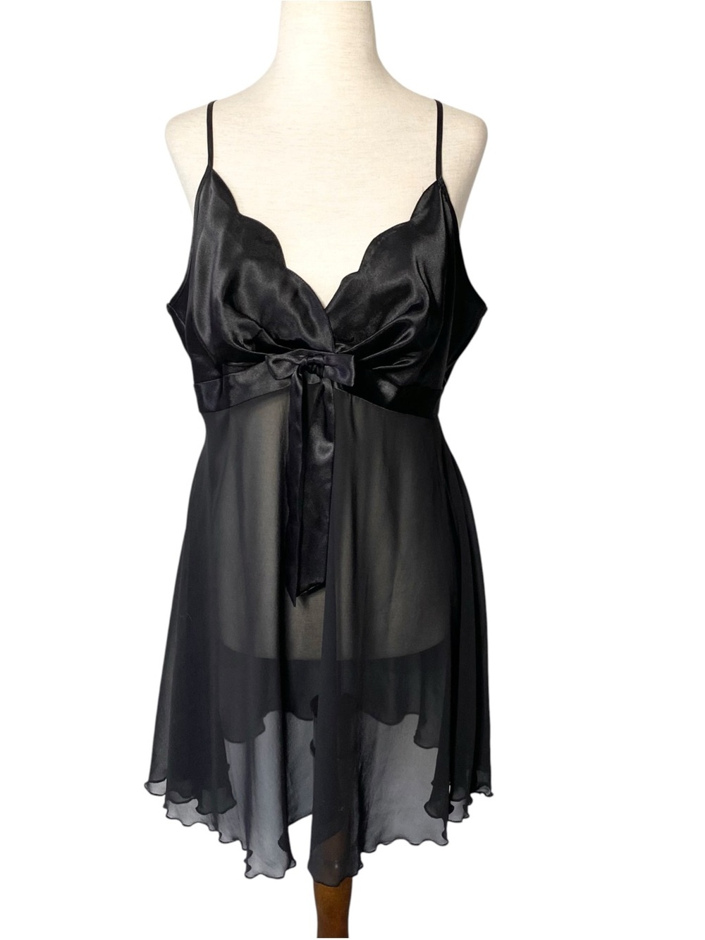 VINTAGE ERIKA TAYLOR INTIMATES Nightie